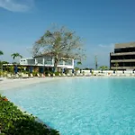 Apartamento Familiar con Laguna Cristalina