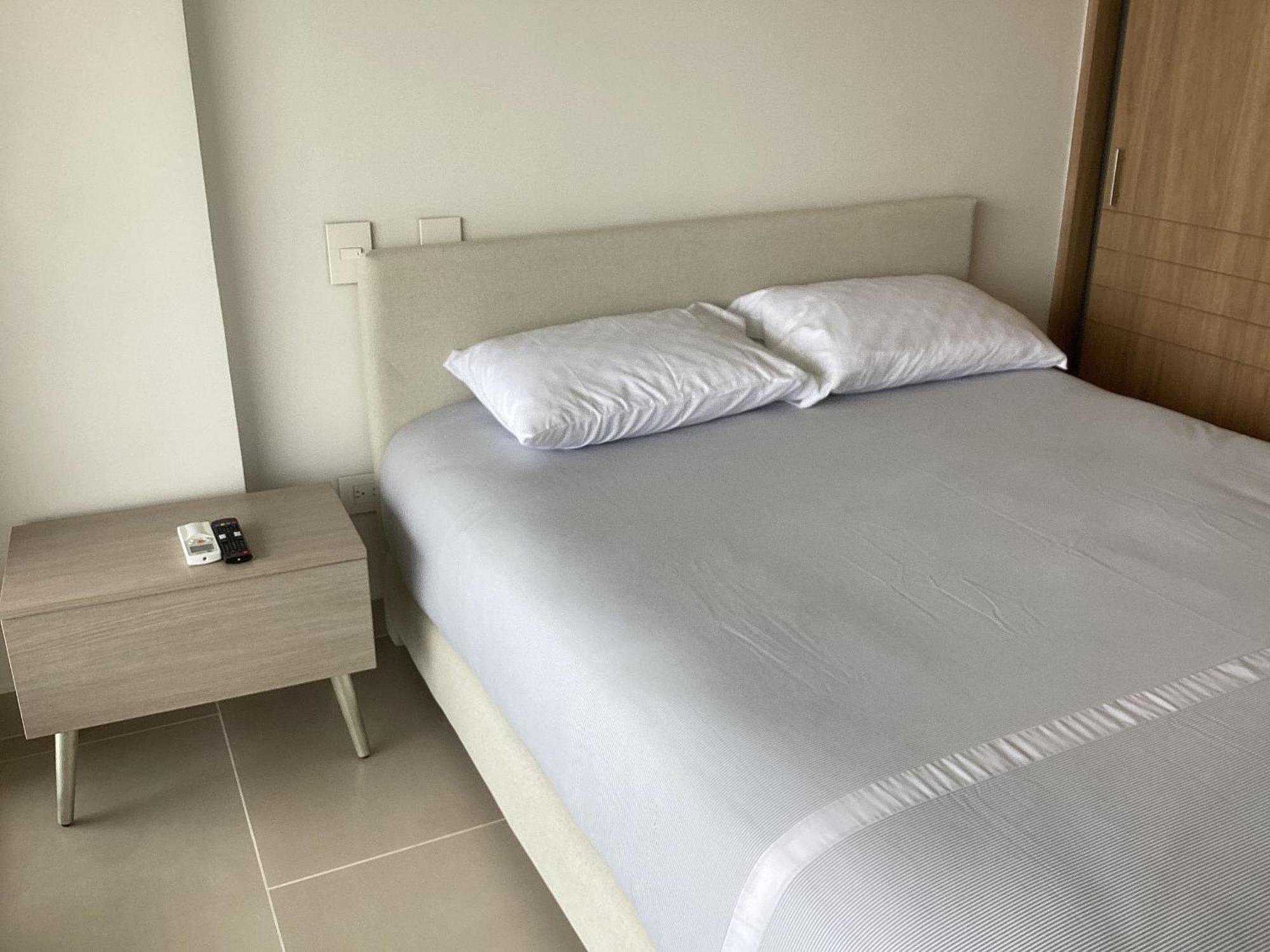 Familiar Con Laguna Cristalina Apartamento Cartagena