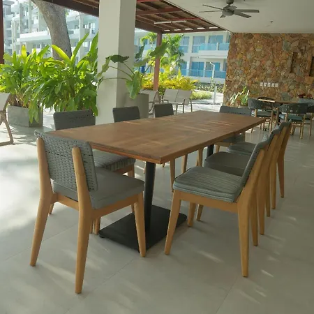 Familiar Con Laguna Cristalina Apartment